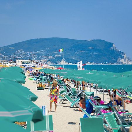 Villaggio Turistico Internazionale Порто-Реканаті Екстер'єр фото